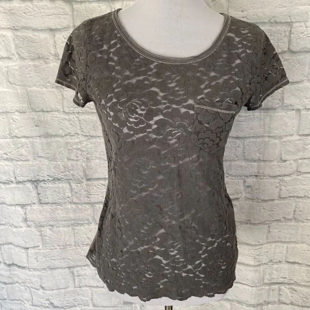 Hollister women S lace front short sleeve scoopneck top w/pocket gray
